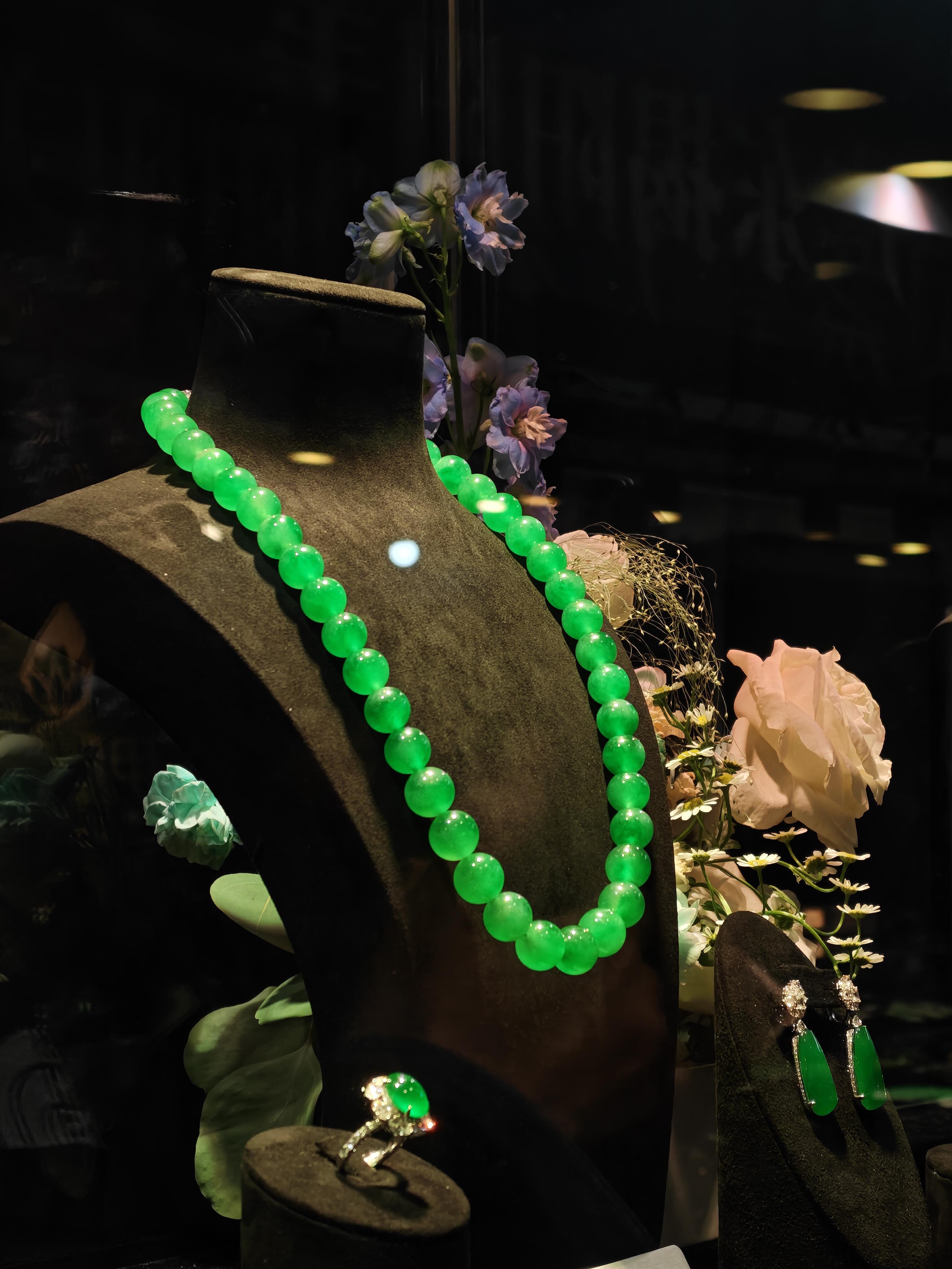 ベトナムの翡翠のネックレス